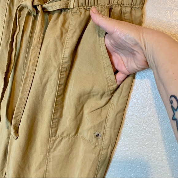 NWT Aerie Pull On Cargo Pants Khaki Tan Size Medium - Picture 3 of 13